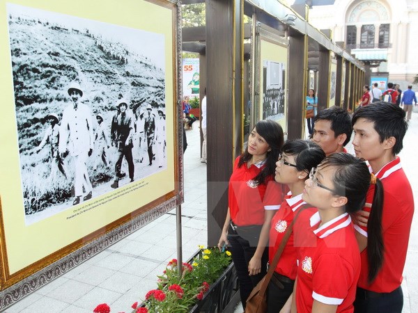 ທ້ອງຖິ່ນຕ່າງໆຈັດການເຄື່ອນໄຫວສະເຫຼີມສະຫຼອງ 125 ປີແຫ່ງວັນຄ້າຍ ວັນເກີດປະທານໂຮ່ຮິມິນ